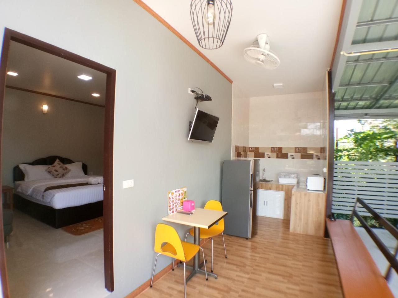 Hi Tech Resort Kabin Buri Quarto foto