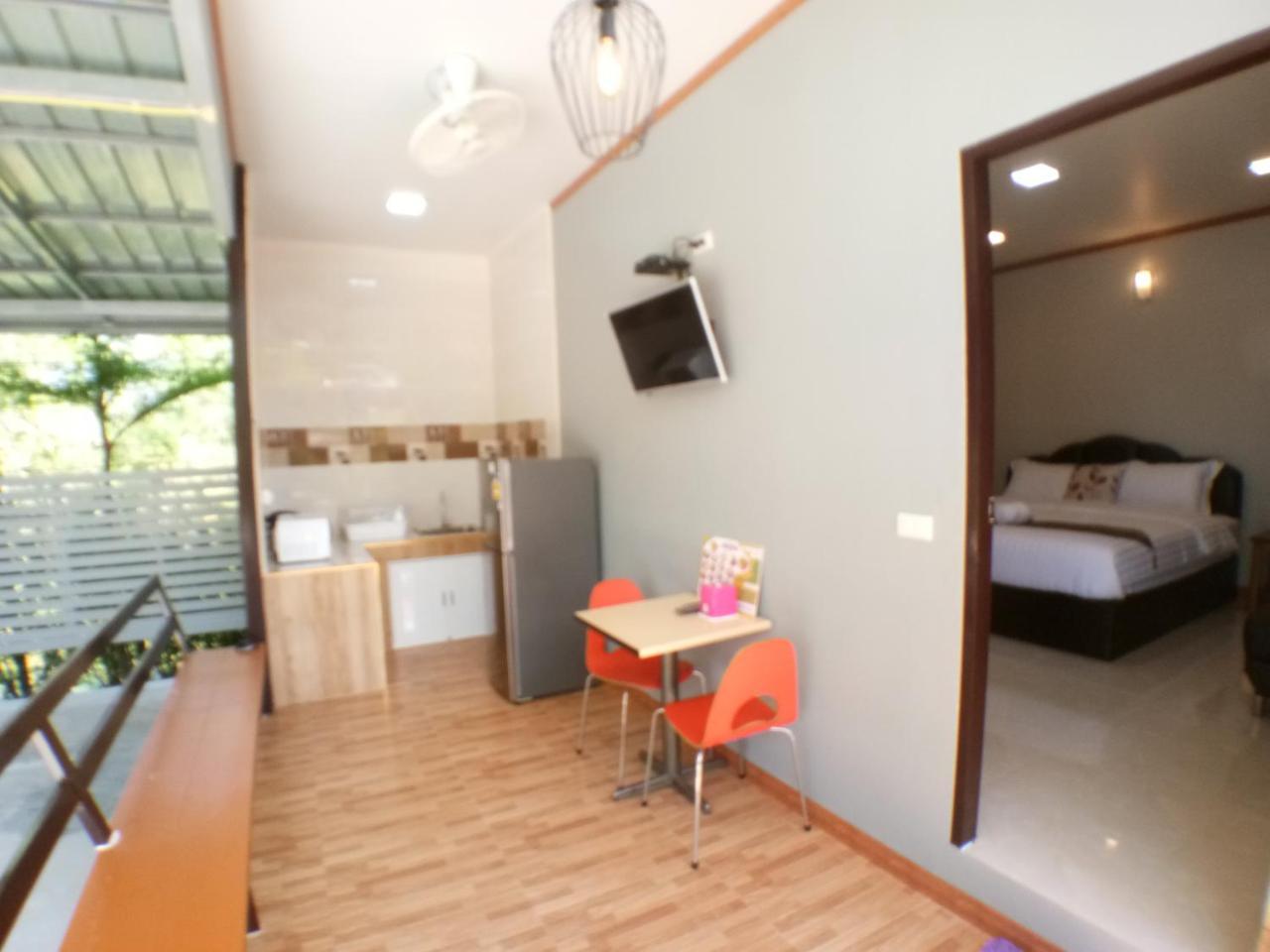Hi Tech Resort Kabin Buri Quarto foto